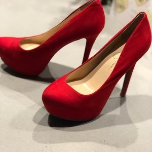 JESSICA SIMPSON RED HEELS